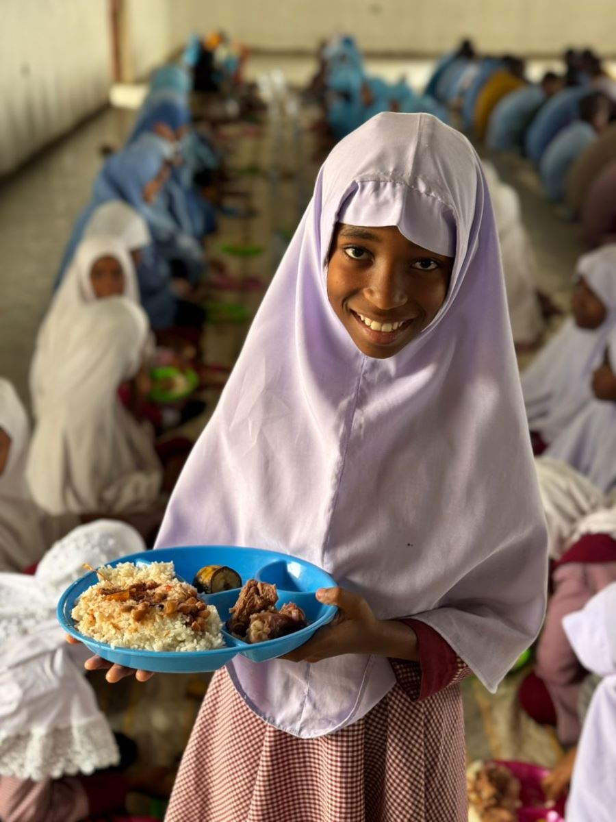 Gülümseyen çocuklar